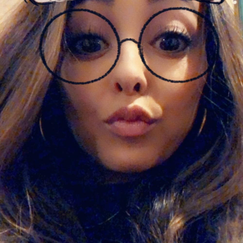 Meet your Posher, Jeannette